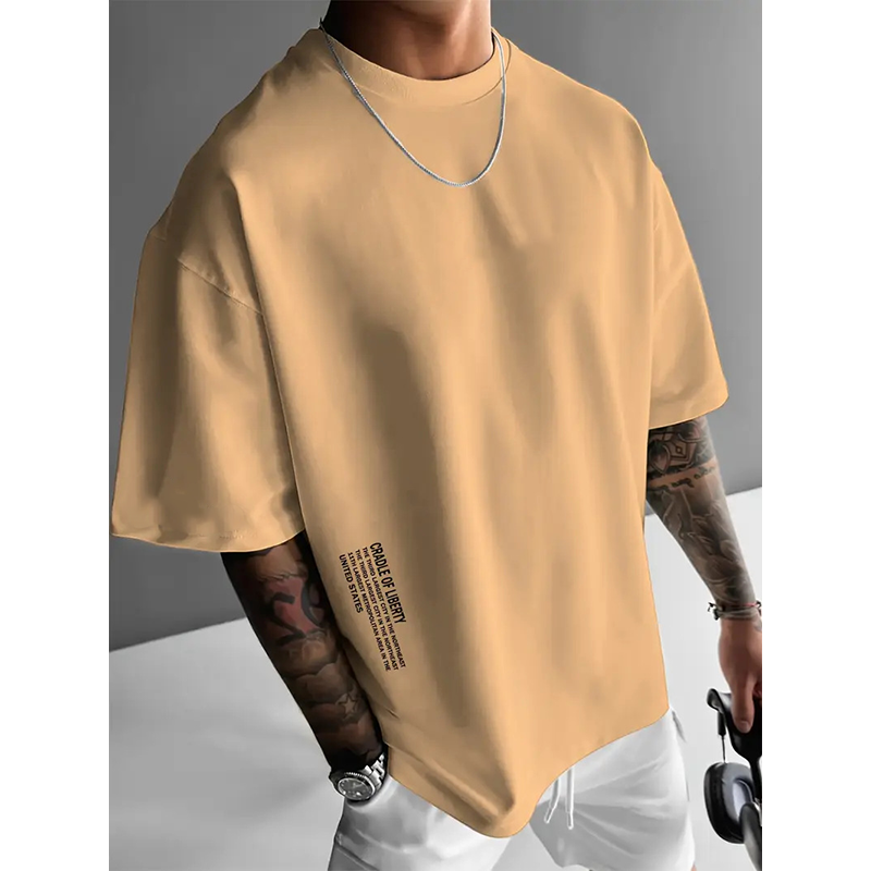 👕 53% הנחה עכשיו! ✨ חולצה לגברים עם שרוולים קצרים גזרה רחבה – תערובת כותנה פרימיום, הדפס גרפי אורבני וסגנון קז'ואל גדול במיוחד🏙️