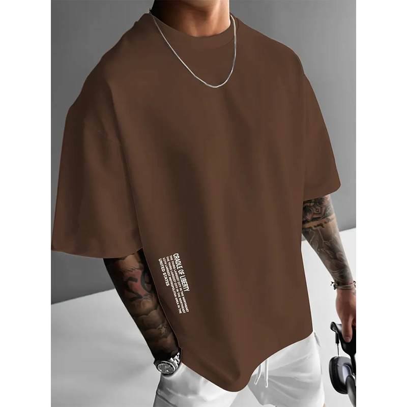 👕 53% הנחה עכשיו! ✨ חולצה לגברים עם שרוולים קצרים גזרה רחבה – תערובת כותנה פרימיום, הדפס גרפי אורבני וסגנון קז'ואל גדול במיוחד🏙️