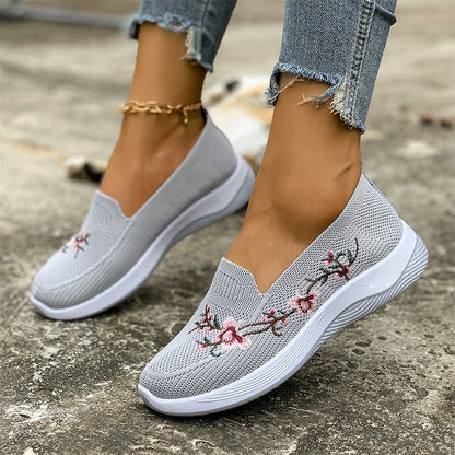 🌸 2026 Sale — Over 44,000 Sold! 👟 Women's Floral Embroidered Mesh Slip-On Shoes